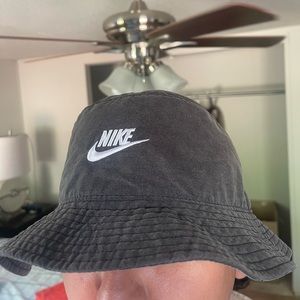 Black Nike Buckethat